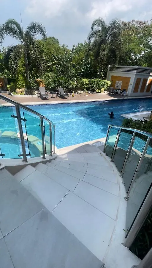 Lancris Residences 2 Bedroom Entire Apartment Near Airport With Pool Paranaque City