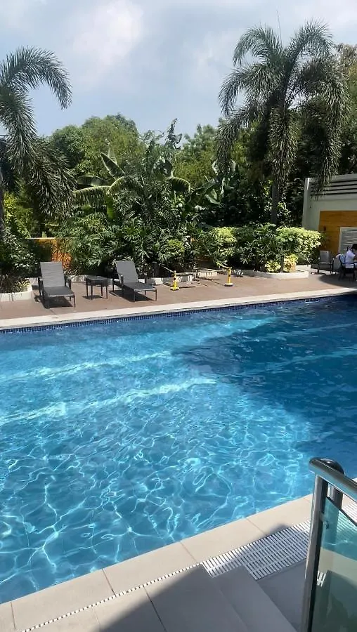 Lancris Residences 2 Bedroom Entire Apartment Near Airport With Pool Paranaque City