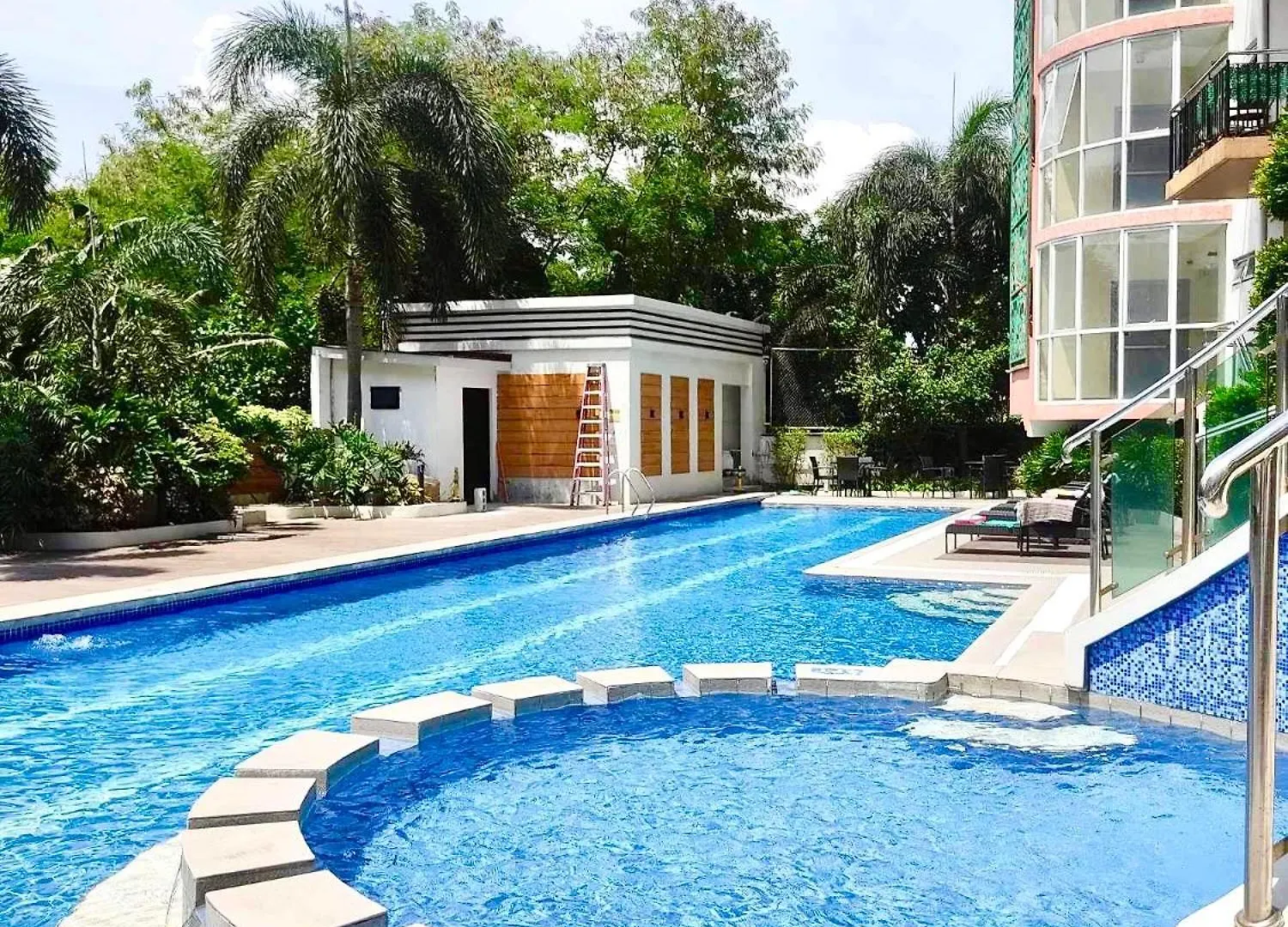 Lancris Residences 2 Bedroom Entire Apartment Near Airport With Pool Paranaque City
